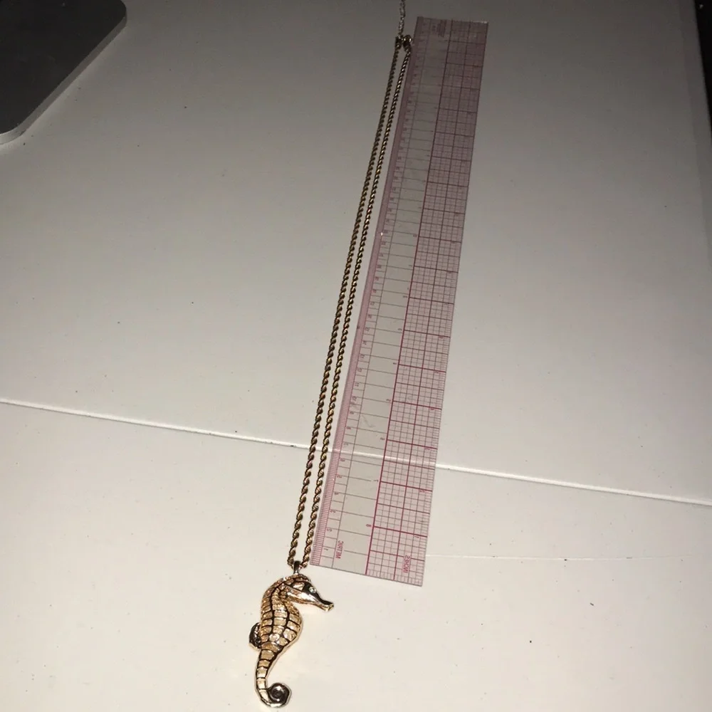 NWOT Beautiful sea horse necklace with white beads inside. - Picture 3 of 8